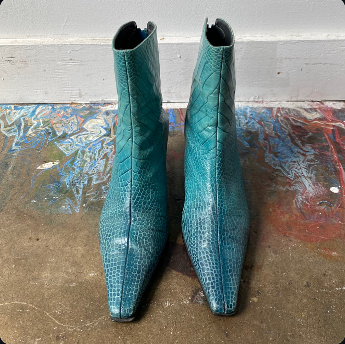 VINTAGE STUART WEITZMAN CROC BOOTS