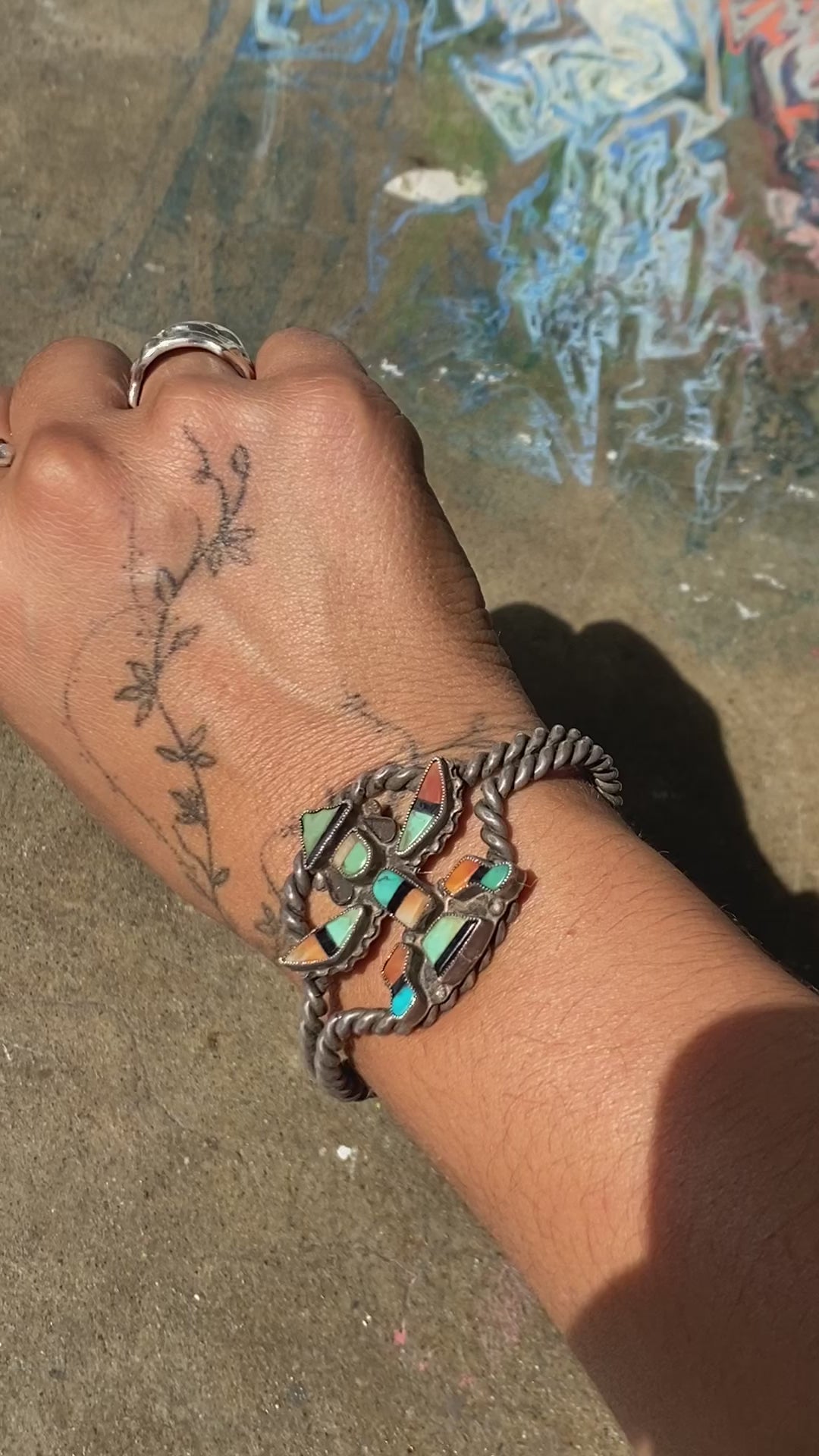 ZUNI TWIST WIRE CUFF
